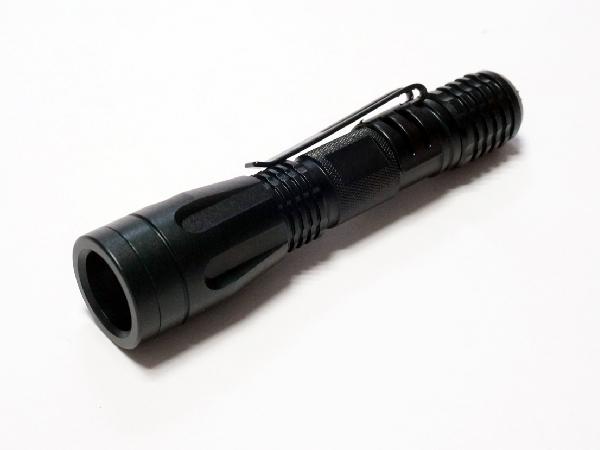 Ο έλεγχος της καυτής πρακτικής άσπρης IP67 πώλησης ελαφριάς 2AAA αλατούχου βαρέων καθηκόντων χρονικής μικρής μάνδρας εργασίας μπαταριών μακριάς οδήγησε το φανό